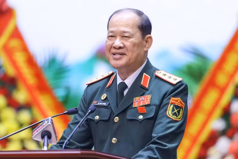 越南退伍军人协会主席闭春长上将在大会闭幕式上致辞。