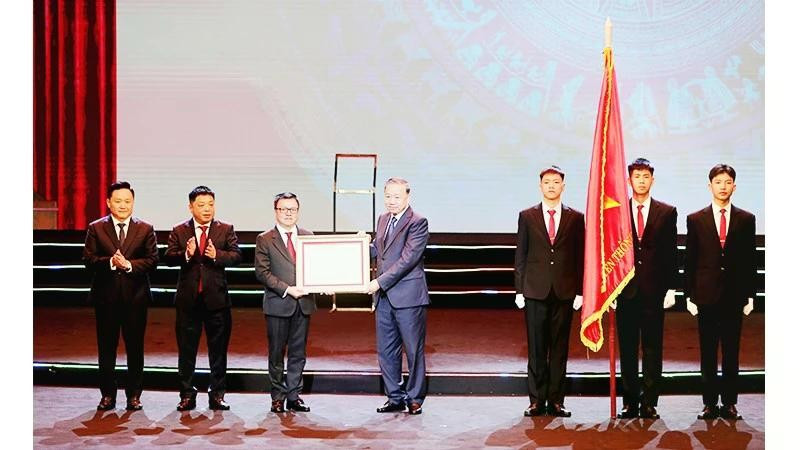 继承革命新闻事业“领头羊”的使命