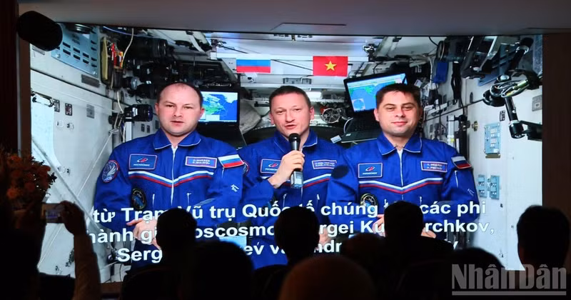 俄罗斯宇航员从国际空间站向越南发来特别的祝福。