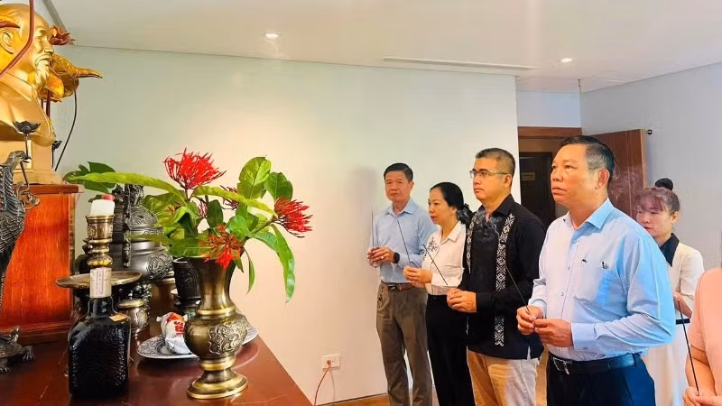 越南驻委内瑞拉大使馆举行纪念荣军烈士日79周年