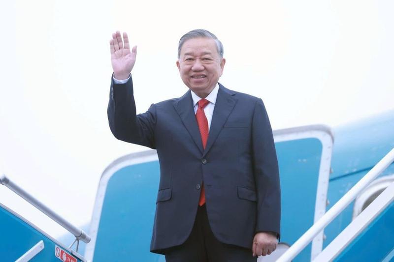 2月5日，越共中央总书记苏林率越南高级代表团离开首都河内，启程对老挝人民民主共和国进行国事访问。（图片来源：越通社）