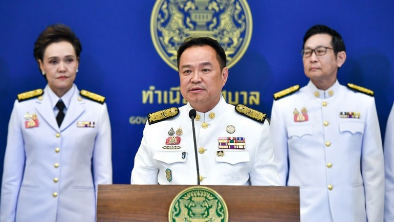 泰国总理阿努廷·查恩维拉古在特别内阁会议后发表讲话。（图片来源：泰国总理府）