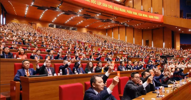 在1月21日下午的会议上，大会投票通过了调整后的议程安排，比原计划提前1.5天。