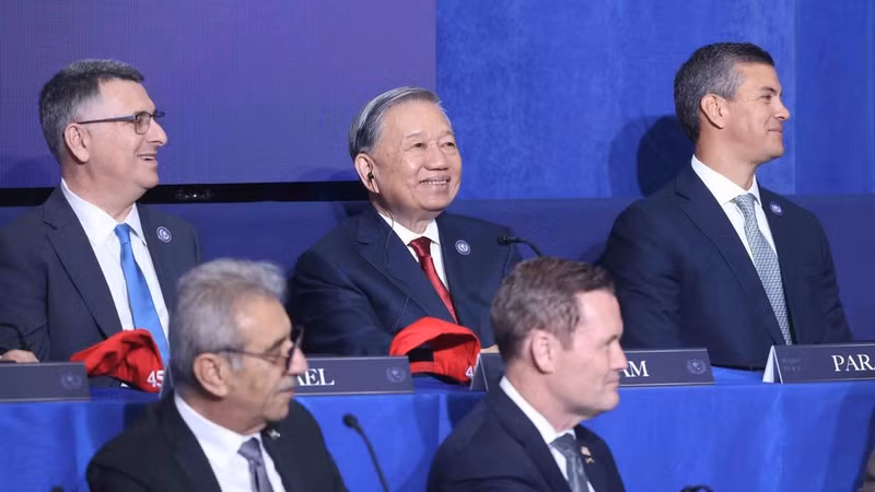 当地时间2月19日上午，应美国总统、加沙和平委员会主席唐纳德·特朗普邀请，越共中央总书记苏林出席了委员会开幕会议。