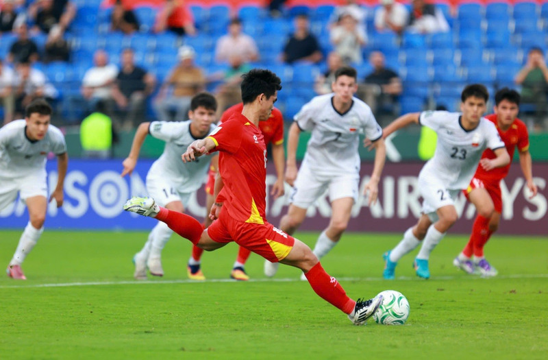 第19分钟，屈文康主罚点球命中。