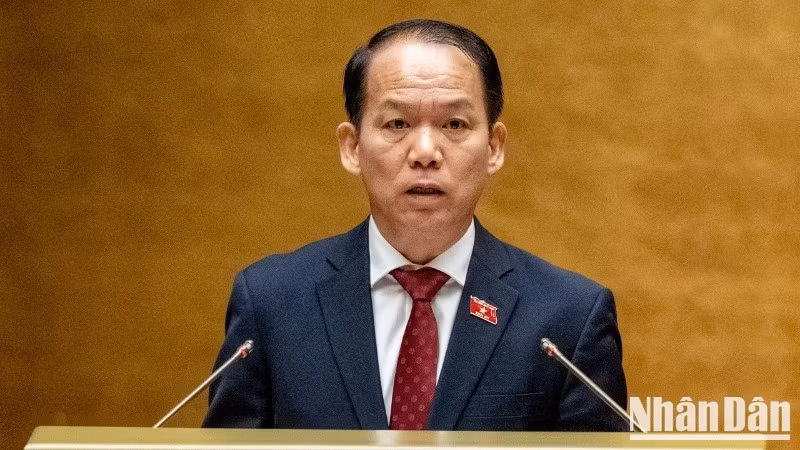 司法部部长黄青松发表讲话。