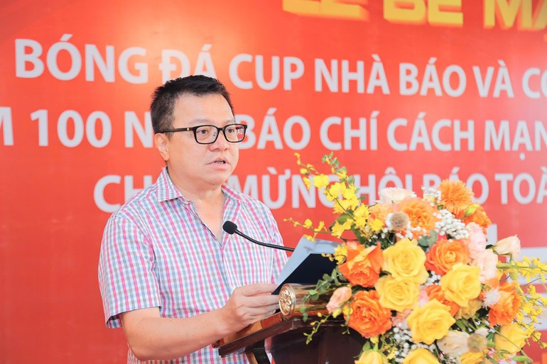 越共中央委员、《人民报》社总编辑、中央宣教与民运部副部长、越南新闻工作者协会主席黎国明在闭幕式上发表讲话。 nd1.jpg