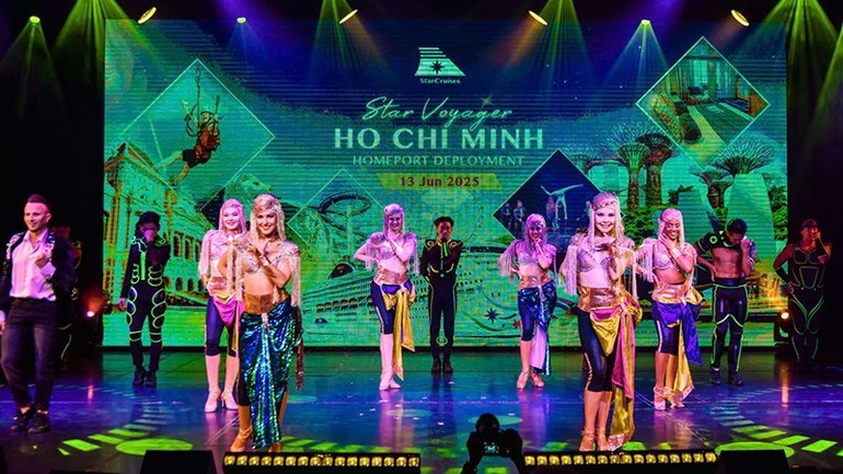 游客在五星级邮轮上可参与多项文化体验活动。(图片来源:主办方提供) tau.jpg