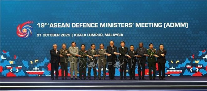 与会代表合影。(图片来源:越通社) asean.jpg