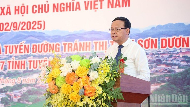 宣光省人民委员会常务副主席阮孟俊在仪式上致辞。 tq5.jpg