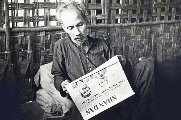在其革命生涯中,胡志明主席撰写了约2000篇新闻作品,其中超过1200篇刊登于《人民报》。 nd2.jpg