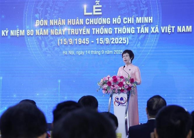 越通社党委书记、社长武越庄同志在仪式上发表演讲。 tbt14.jpg