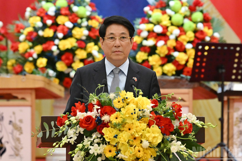 越南国家主席梁强在宴会上致辞。 lc9.jpg