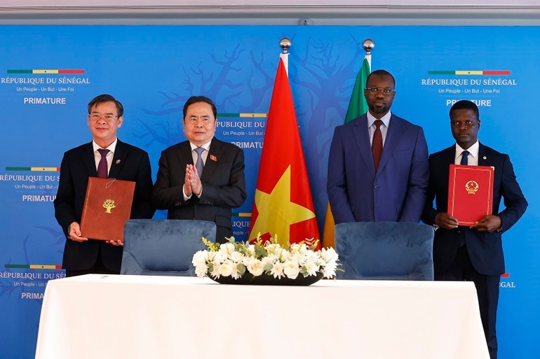8vna-potal-chu-tich-quoc-hoi-va-thu.jpg