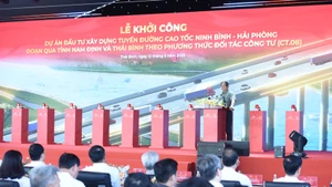 范明正总理出席途经南定省和太平省的宁平—海防高速公路项目开工仪式【组图】