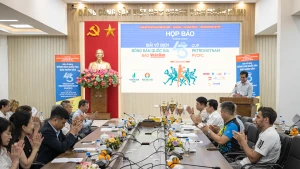 第43届《人民报》全国乒乓球锦标赛新闻发布会在河内举行【组图】