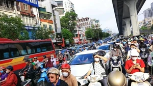 新冠肺炎疫情病例零星散发卫生部继续提醒民众采取防范措施。（图片来源：越通社）