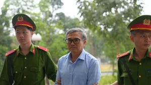 原越南工贸部副部长黄国旺被建议判刑6至7年。