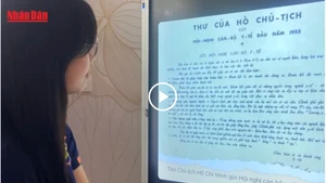胡志明主席遗迹每日吸引数万名游客前来参观瞻仰【视频】