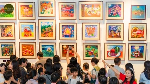75号艺术与拍卖文化空间凭借其展区和文化体验空间就成为了艺术爱好者具有吸引力的目的地。