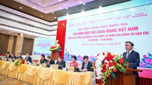题为 “越南革命新闻百年与党的光辉事业同行”的国家级研讨会在河内举行【组图】