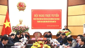 范明正总理主持加快从广平省广泽至兴安省诺街的500 kV输电线路扩建项目施工进度会议