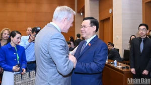 越南国会主席王廷惠同东盟-美国商务理事会企业代表团举行工作会议【组图】