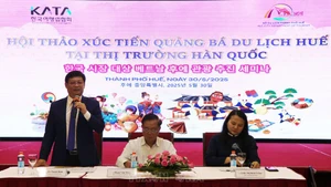 顺化市旅游局与韩国旅行协会签署合作备忘录。