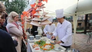 意大利越南河粉与春卷日推广越南美食文化。（图片来源：越通社）