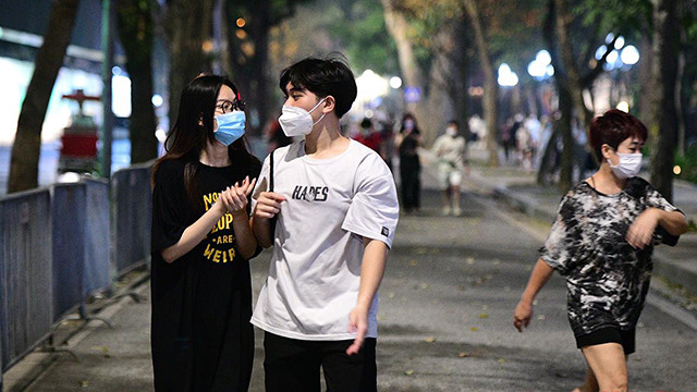 河内正式重新开放还剑湖步行街(组图) ảnh 8 河内正式重新开放还剑湖步行街(组图) ảnh 8