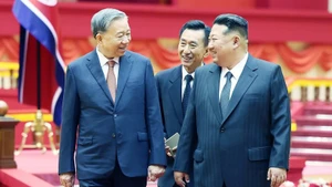 越共中央总书记苏林与朝鲜劳动党总书记、国务委员长金正恩。