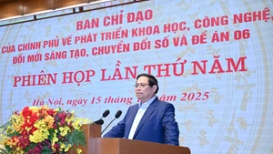 越南政府总理范明正在会上致辞。