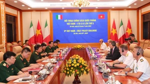 第五次越南—意大利国防政策对话在越南国防部总部举行。（图片来源：越通社）