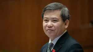 越共中央委员、中央内政部常务副部长黎明智。