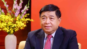 越共中央委员、政府党委常务委员、政府副总理阮志勇。