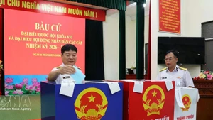 海军129海团的投票区。（图片来源：越通社）