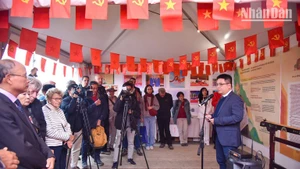 《人民报》社副总编辑桂廷原在活动上发表讲话。