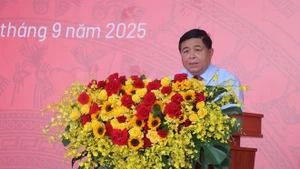 阮志勇副总理在活动上发表讲话。（图片来源：越通社）