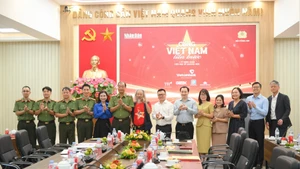 各位代表合影。