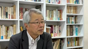 日本共产党《赤旗报》的资深记者北川寿史（Toshifumi Kitagawa）。（图片来源：越通社）