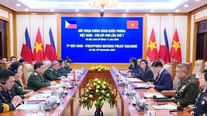 第七次越菲国防政策对话会在河内召开。