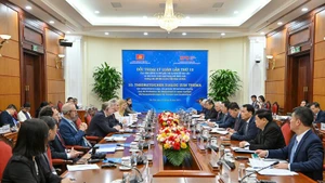 越南共产党与德国社会民主党第十次理论对话在河内举行。