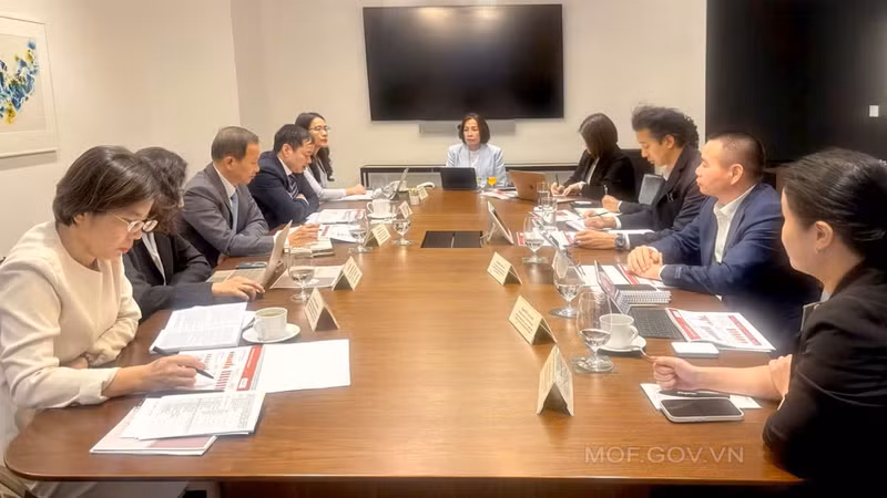 越南财政部代表团会见在美金融机构和投资者。（图片来源：越南财政部）