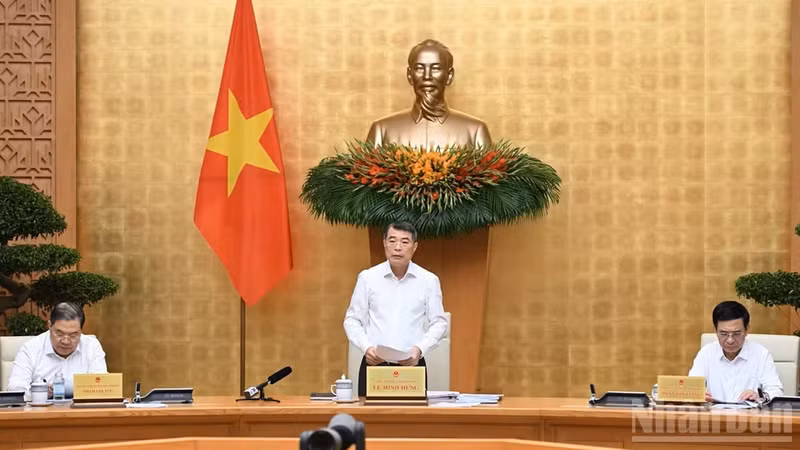 越南政府总理黎明兴在河内主持召开2026年9月政府例行会议及政府与地方视频会议。（陈海 摄）
