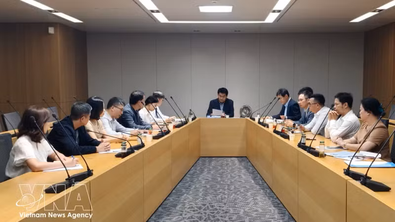双方工作会谈现场。（图片来源：越通社）
