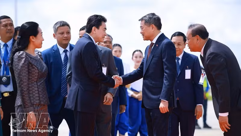 越南政府总理黎明兴抵达金边开始对柬埔寨进行正式访问。（图片来源：越通社）