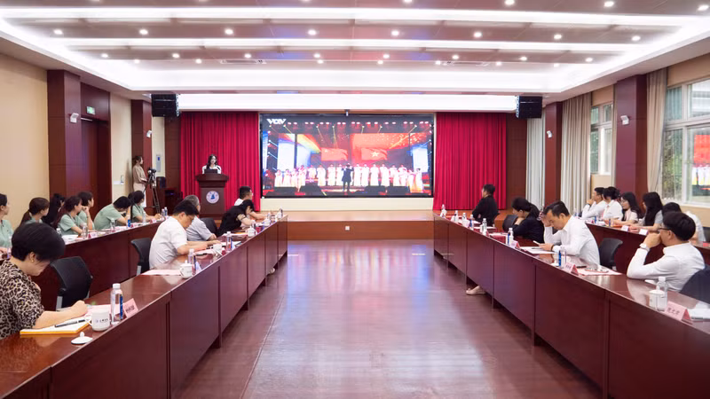 题为“做中越两国红色基因的坚定传承者”中越青年对话会在中国福建省三明市举办。