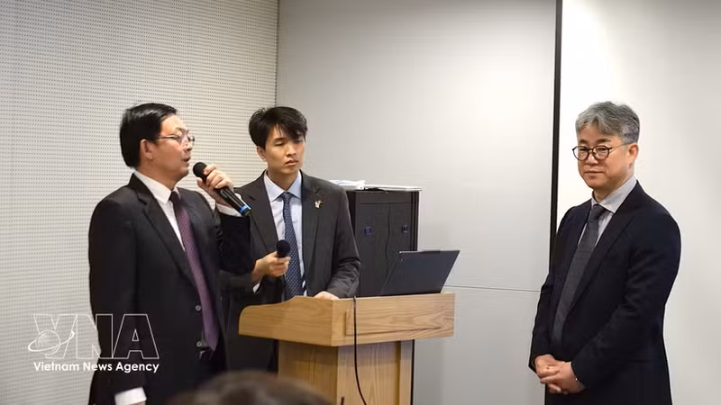 越南政府副总理胡国勇在参访韩国SK集团时发表讲话。（图片来源：越通社）