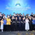 与会代表在论坛闭幕式上合影留念。