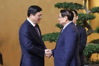 范明正总理会见中国广西壮族自治区主席韦韬。（图片来源：政府门户网）